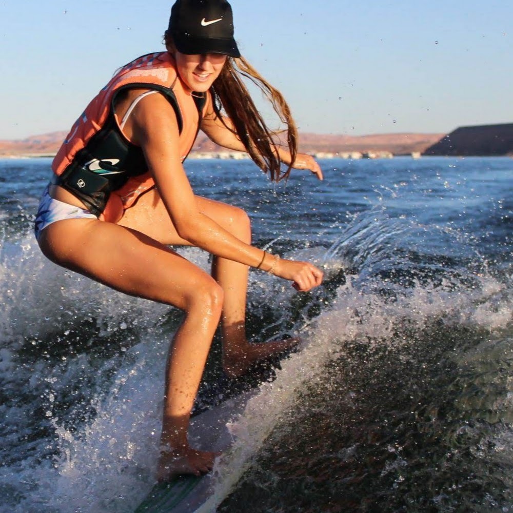 Meet your Posher, Hermana mikaela